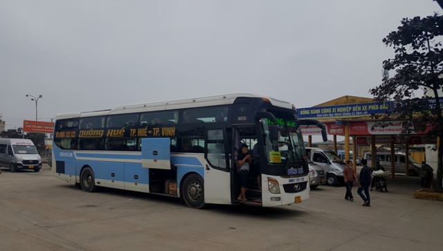 Bến xe, nhà ga đìu hiu ngày giáp tết