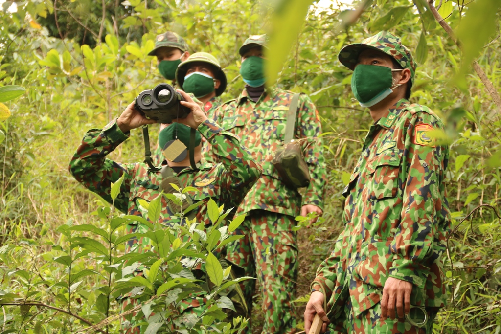 Bám biên, gác chốt ngày xuân