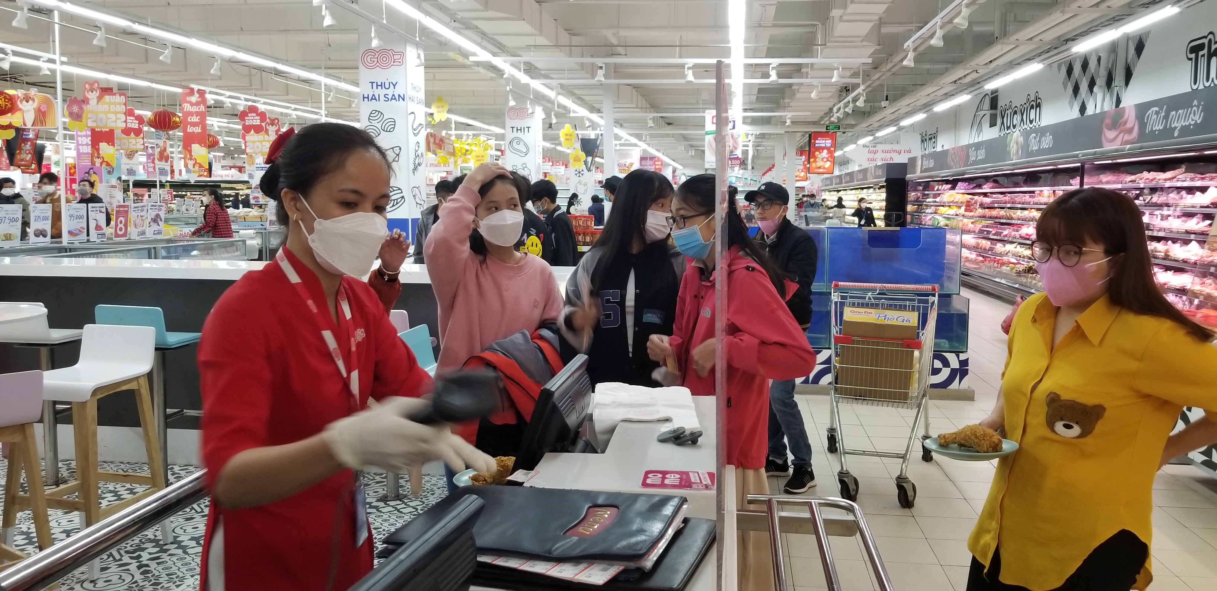 Thị trường hàng hóa ấm lên sau tết