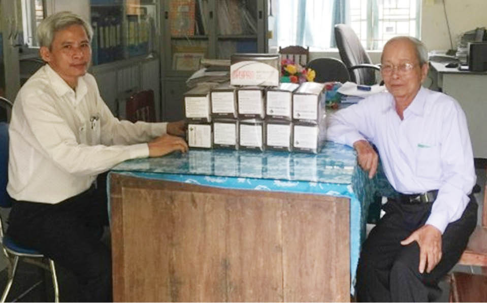 Thầy giáo già đam mê làm khuyến học