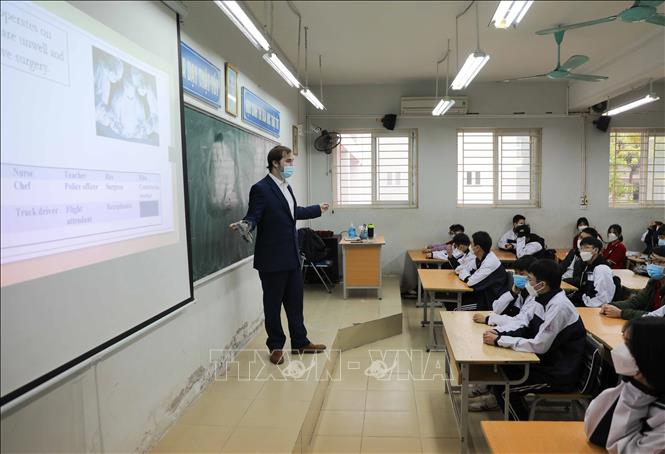 Sẵn sàng phương án xử trí khi có học sinh mắc COVID-19 trong trường học