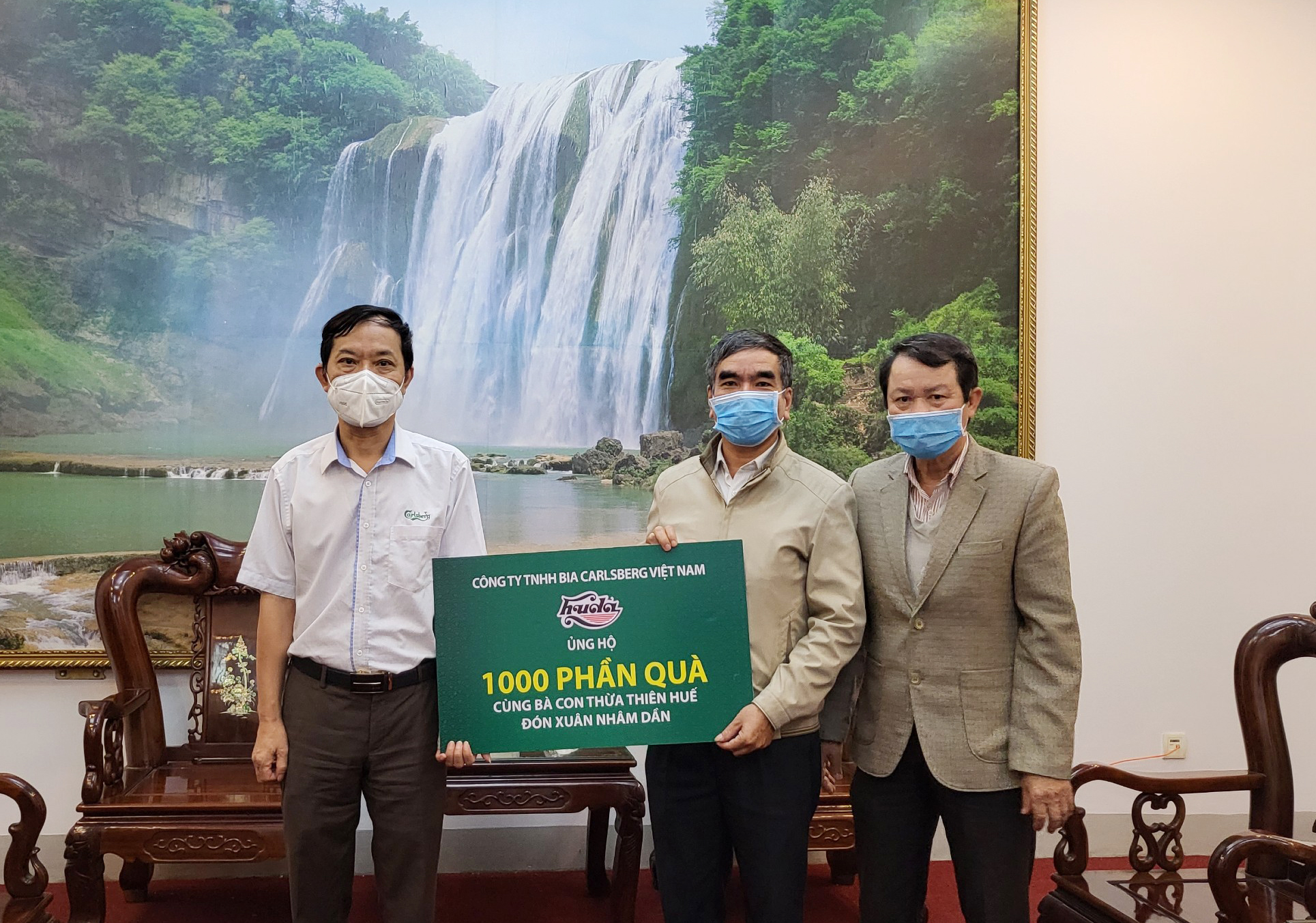 Huda trao tặng 1 000 phần quà cho người dân Huế nhân dịp tết Nhâm Dần 2022
