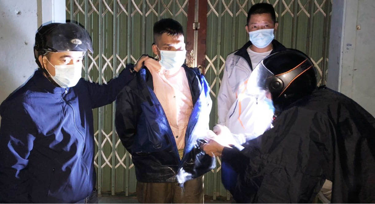 Báo động tình trạng mất nắp hố ga, họng thu nước