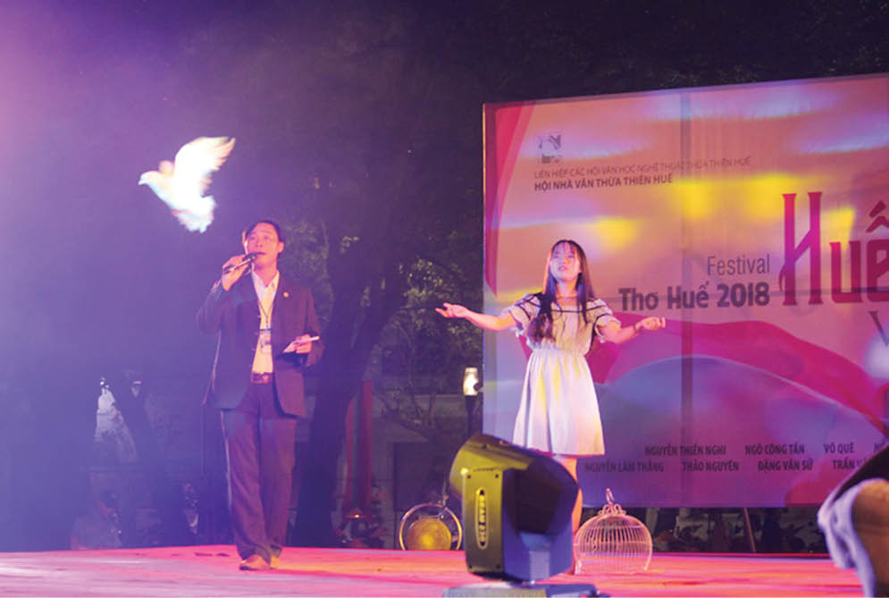 Chờ Festival thơ Huế