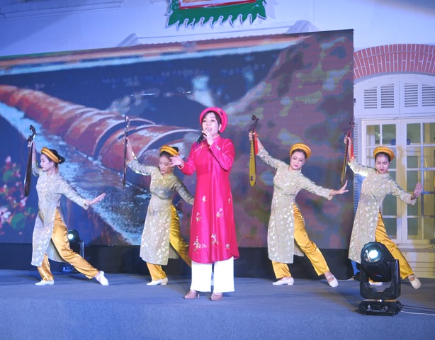 Lắng đọng Festival Thơ Huế