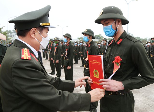 Cử 177 chiến sĩ mới đi huấn luyện tại Tiểu đoàn 02