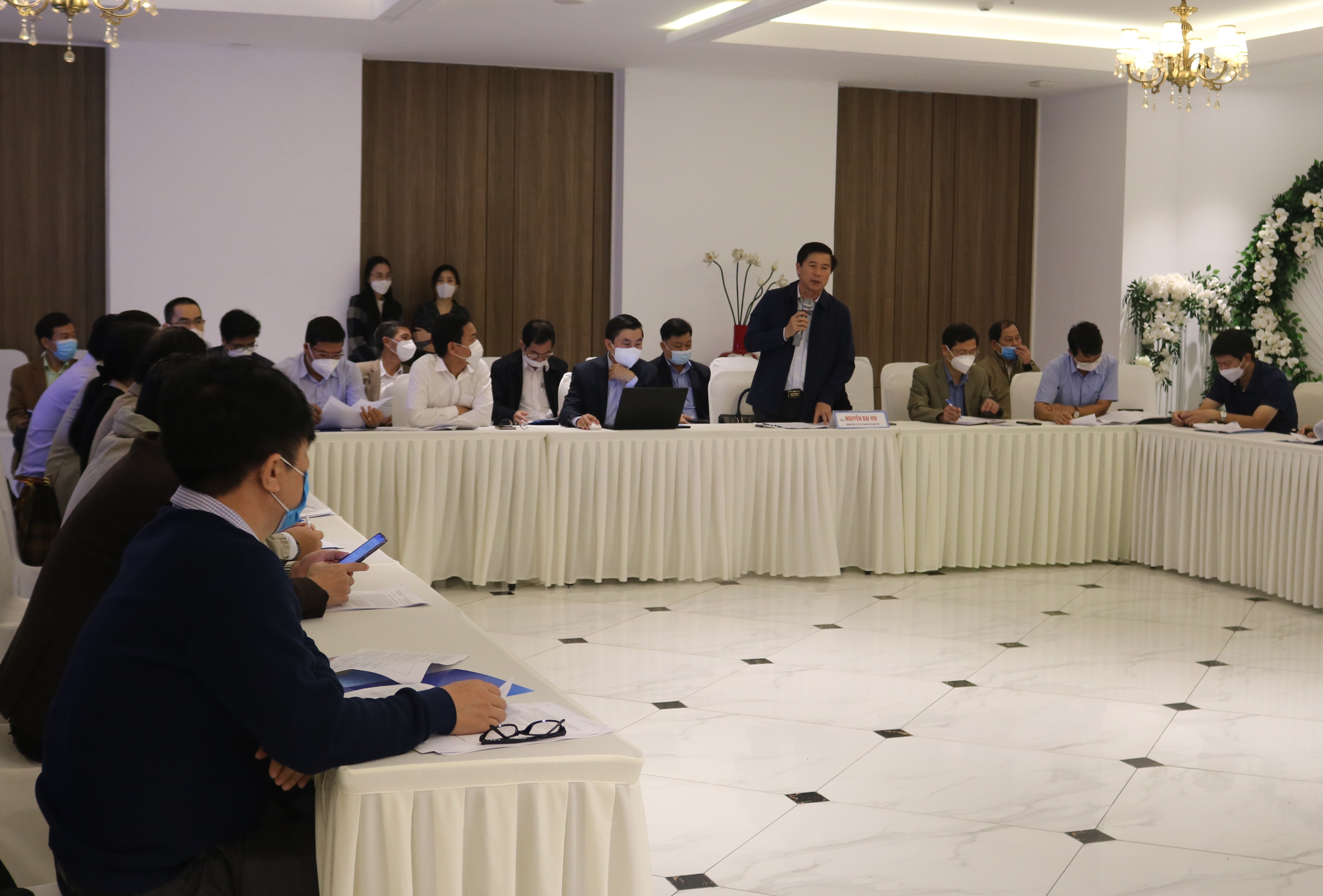 Phục hồi kinh tế không chỉ bằng chính sách tài chính