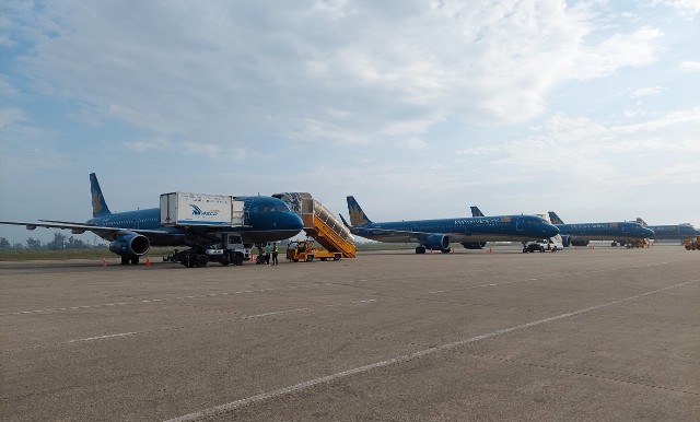 4 chuyến bay Vietnam Airlines tạm dừng, đáp do thời tiết xấu