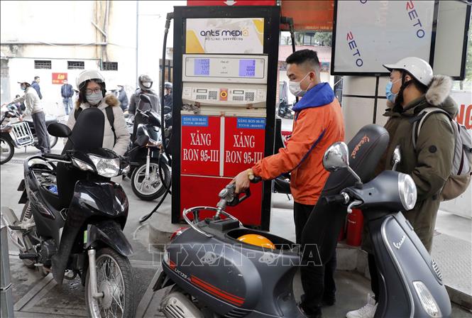 Giải pháp nào để điều hành giá xăng dầu phù hợp