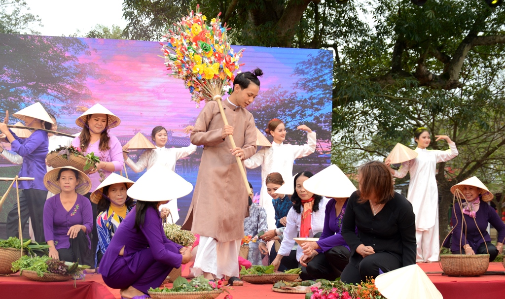 The country’s fair kicks off