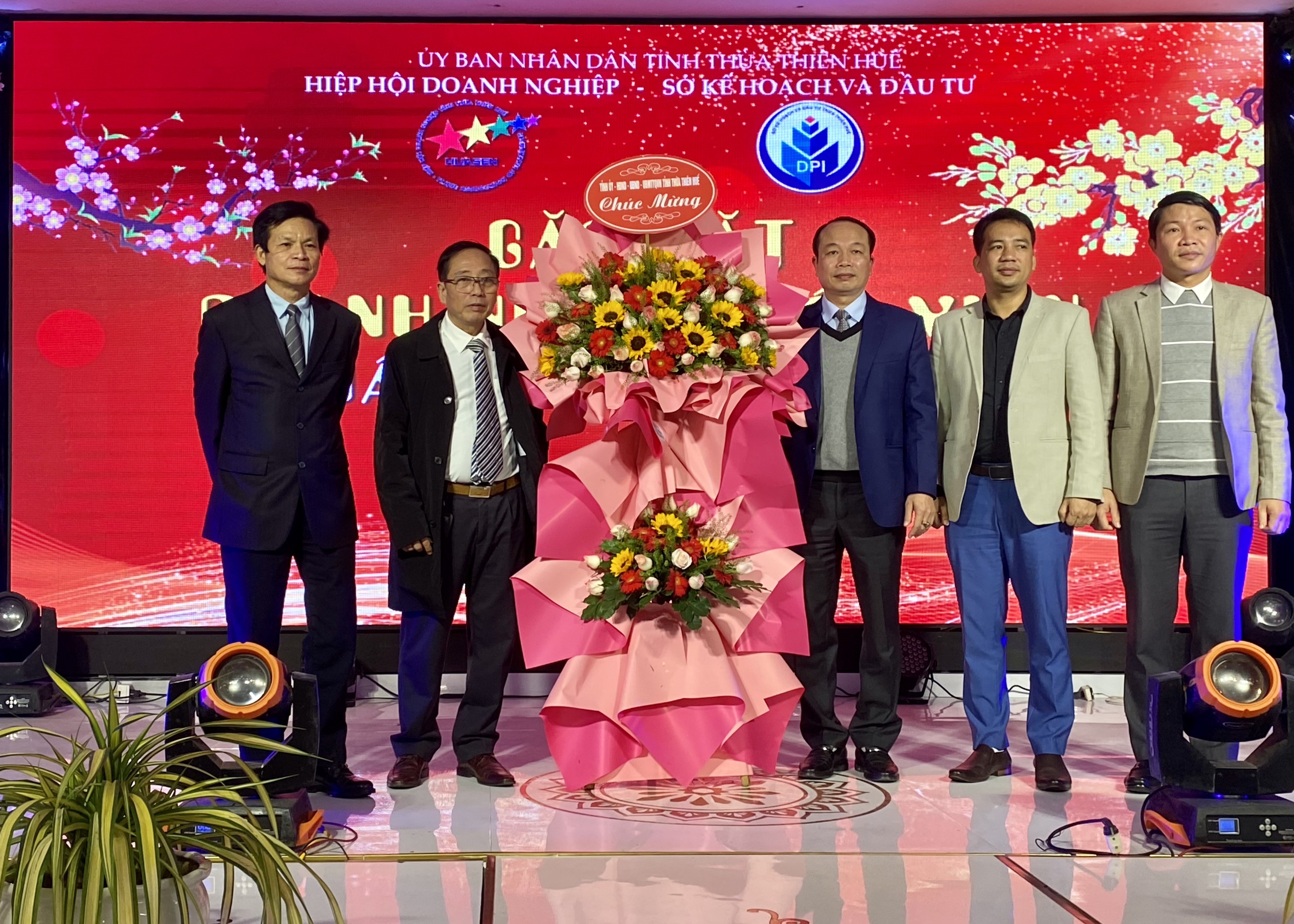 Khu vực doanh nghiệp đóng góp gần 5 000 tỷ đồng trong tổng số thu ngân sách của tỉnh