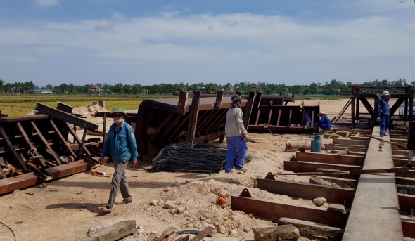 Nguy cơ chậm tiến độ vì vướng hơn 1 200 ngôi mộ