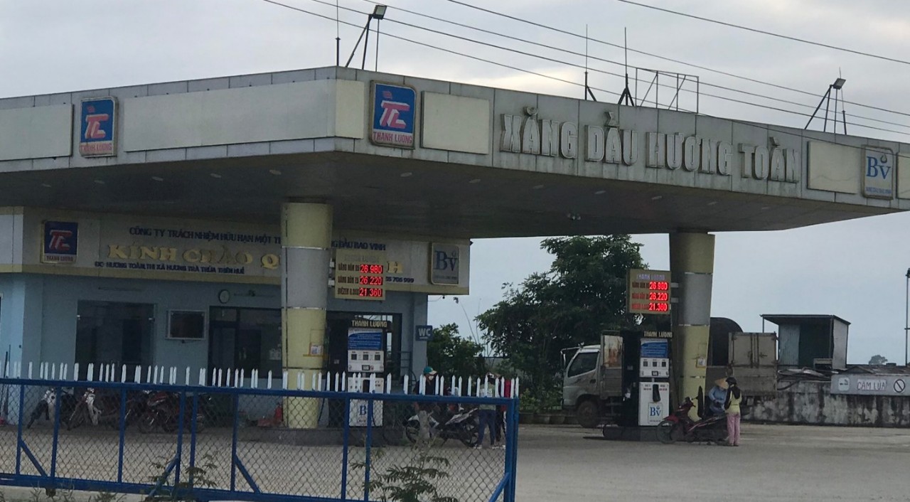 Kiến nghị xử phạt Cửa hàng xăng dầu Hương Toàn do bán xăng kém chất lượng