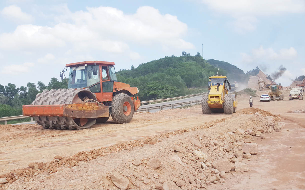 Giao thông đi trước “mở đường”