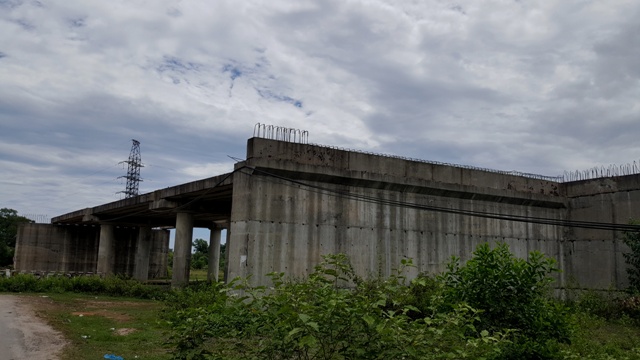 Cầu vượt đường sắt Phong Điền Thi công trở lại sau gần 7 năm dang dở