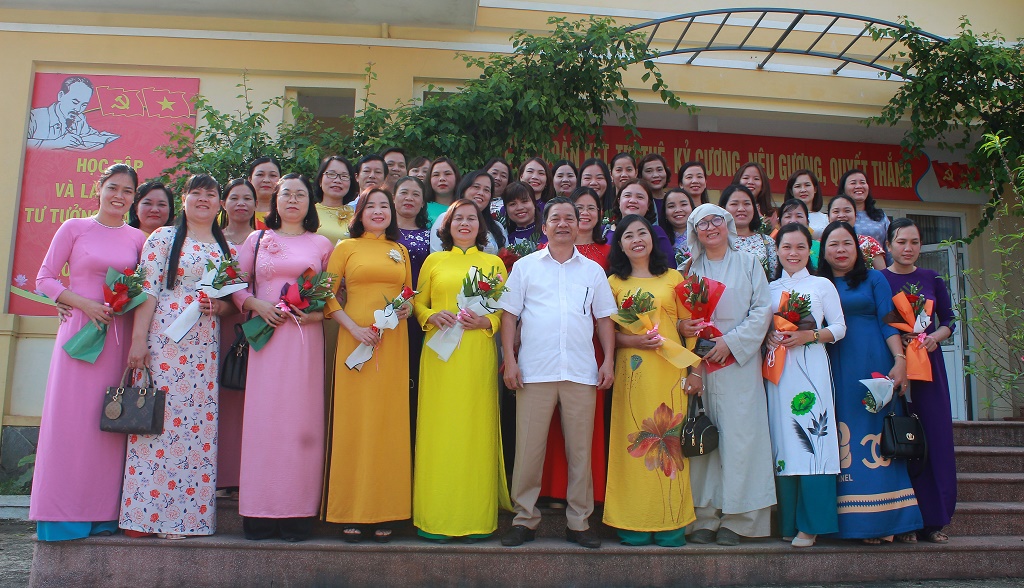 Phát động Cuộc thi “Ảnh áo dài với danh lam thắng cảnh Phong Điền”