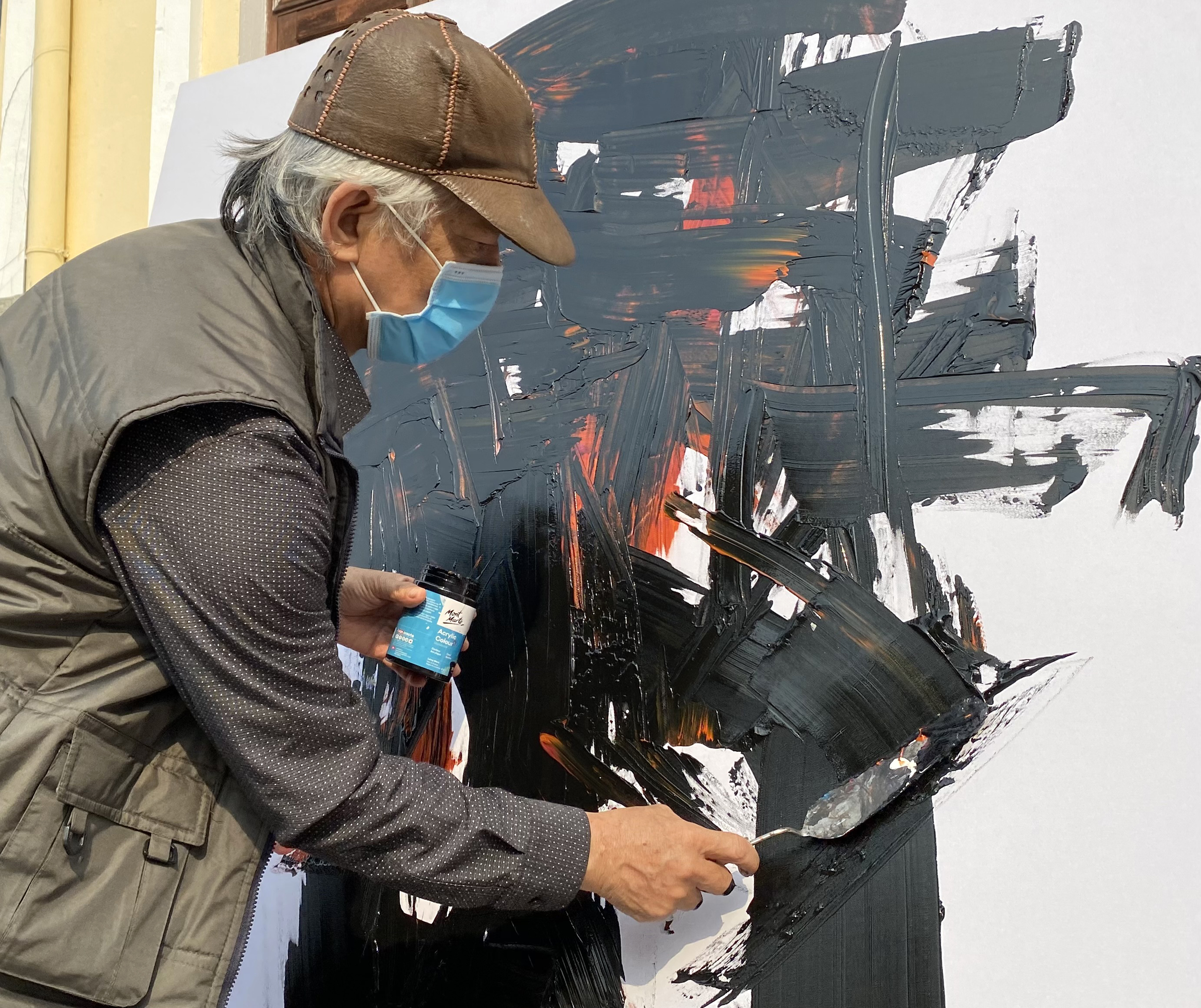 Khai cọ sáng tác mỹ thuật tại Trường đại học Nghệ thuật