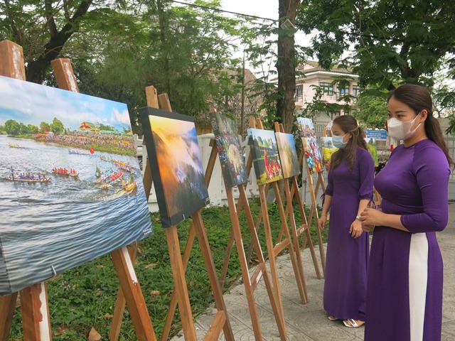 Exhibition of 50 photographic works of the Spring