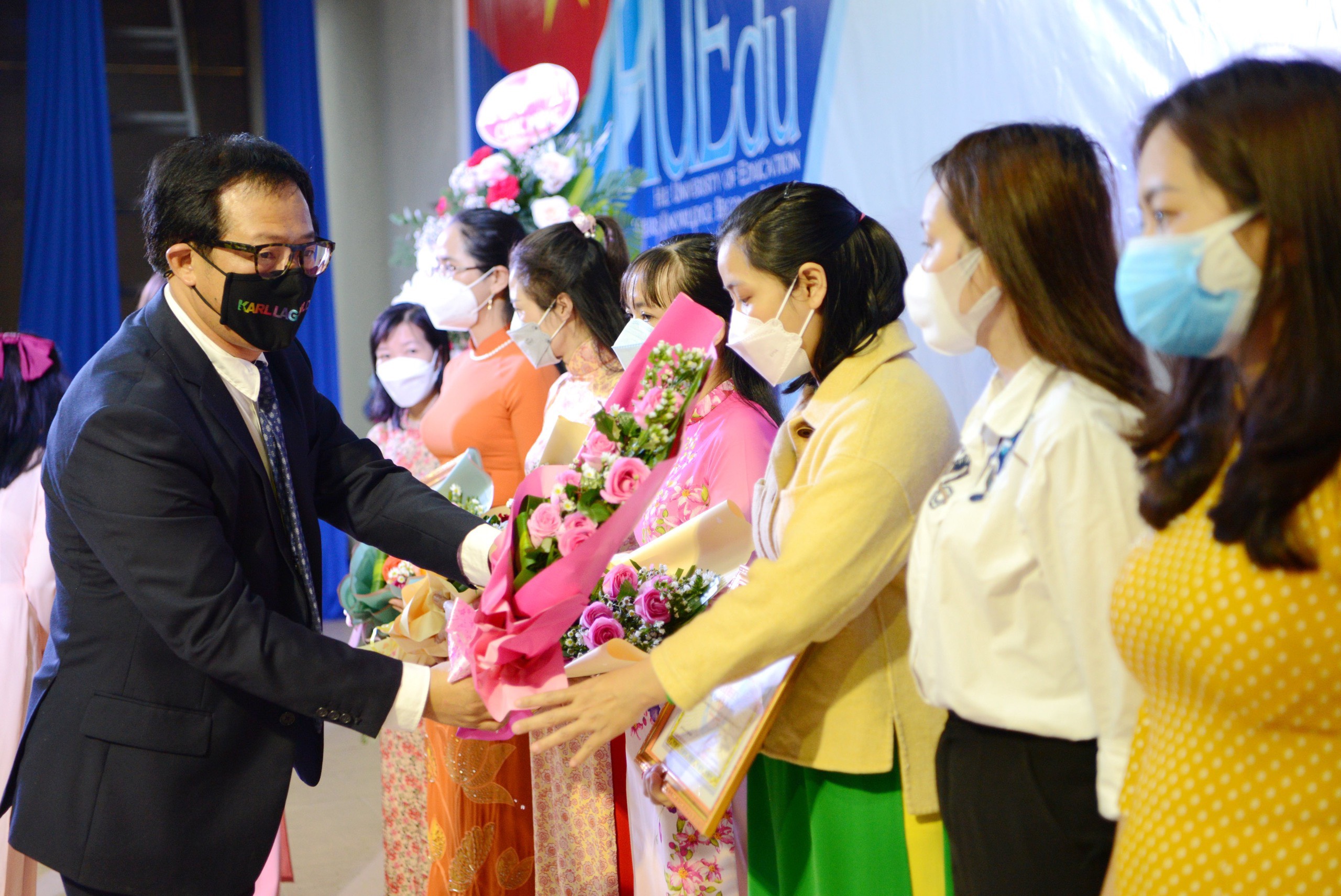 Trường đại học Sư phạm khai giảng sau đại học khoá 30