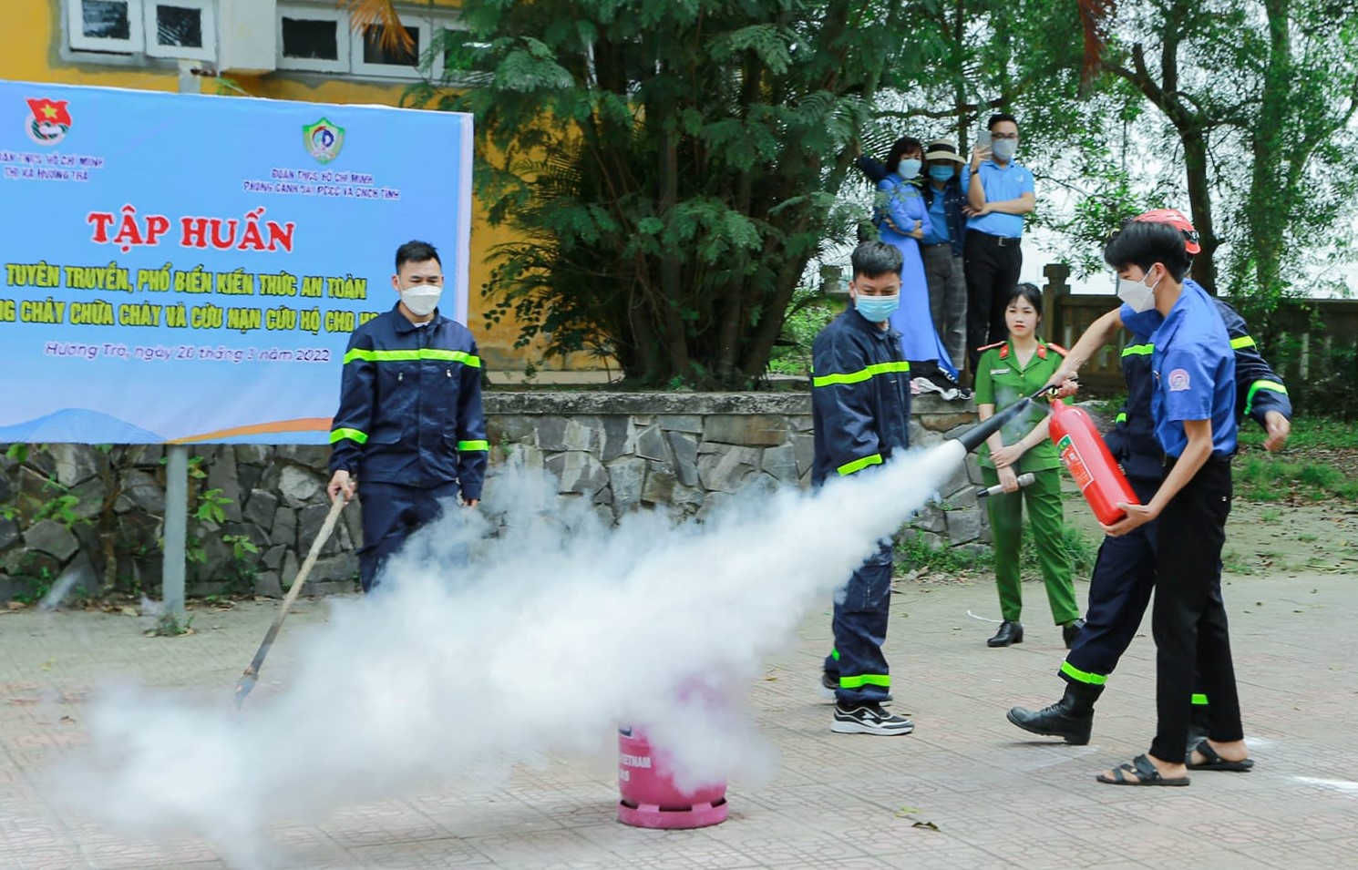 Tập huấn, tuyên truyền kiến thức an toàn phòng cháy chữa cháy cho học sinh