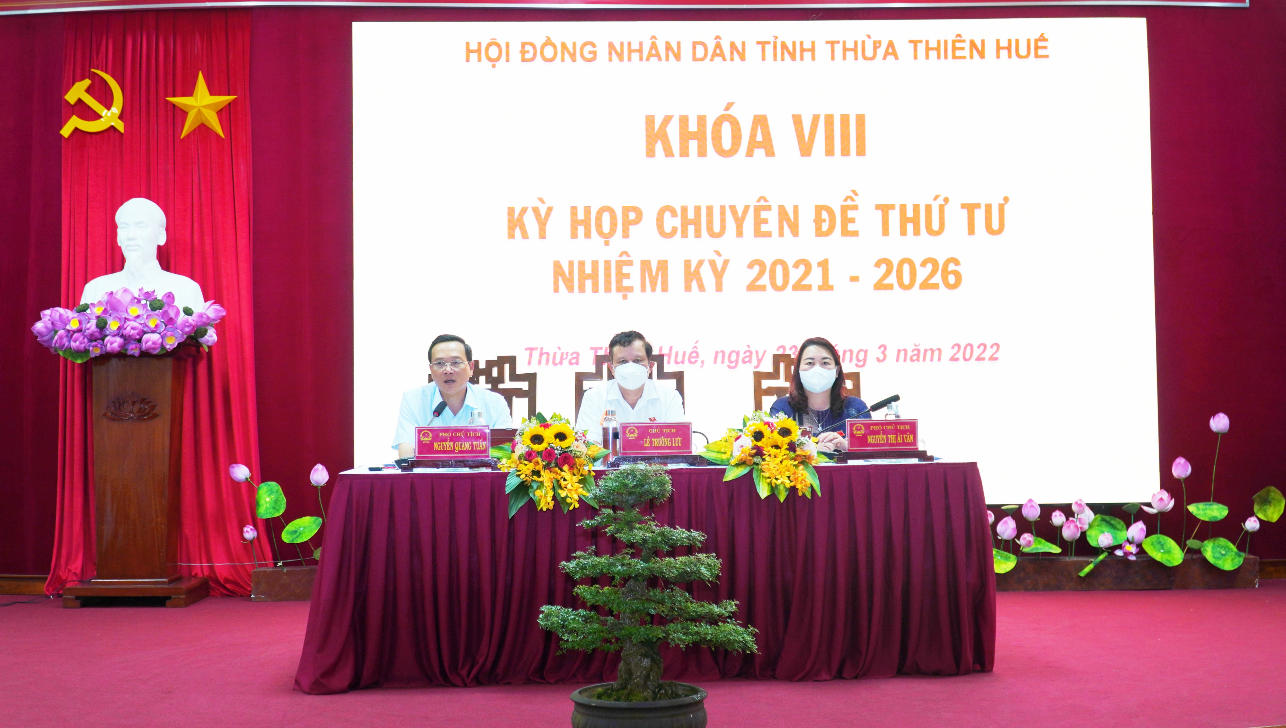 Thông qua 21 nghị quyết, triển khai kế hoạch phát triển kinh tế - xã hội