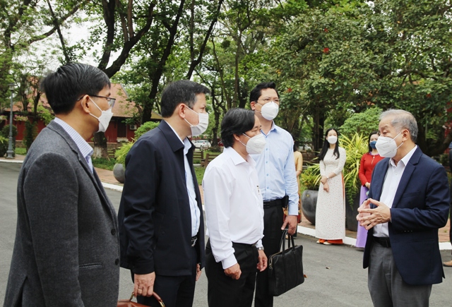 Xây dựng Trường THPT chuyên Quốc học Huế sớm trở thành trường hàng đầu Quốc gia