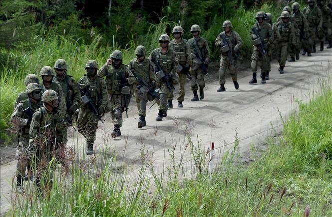 Nhật Bản thông qua ngân sách lớn hơn để duy trì lực lượng đồn trú Mỹ