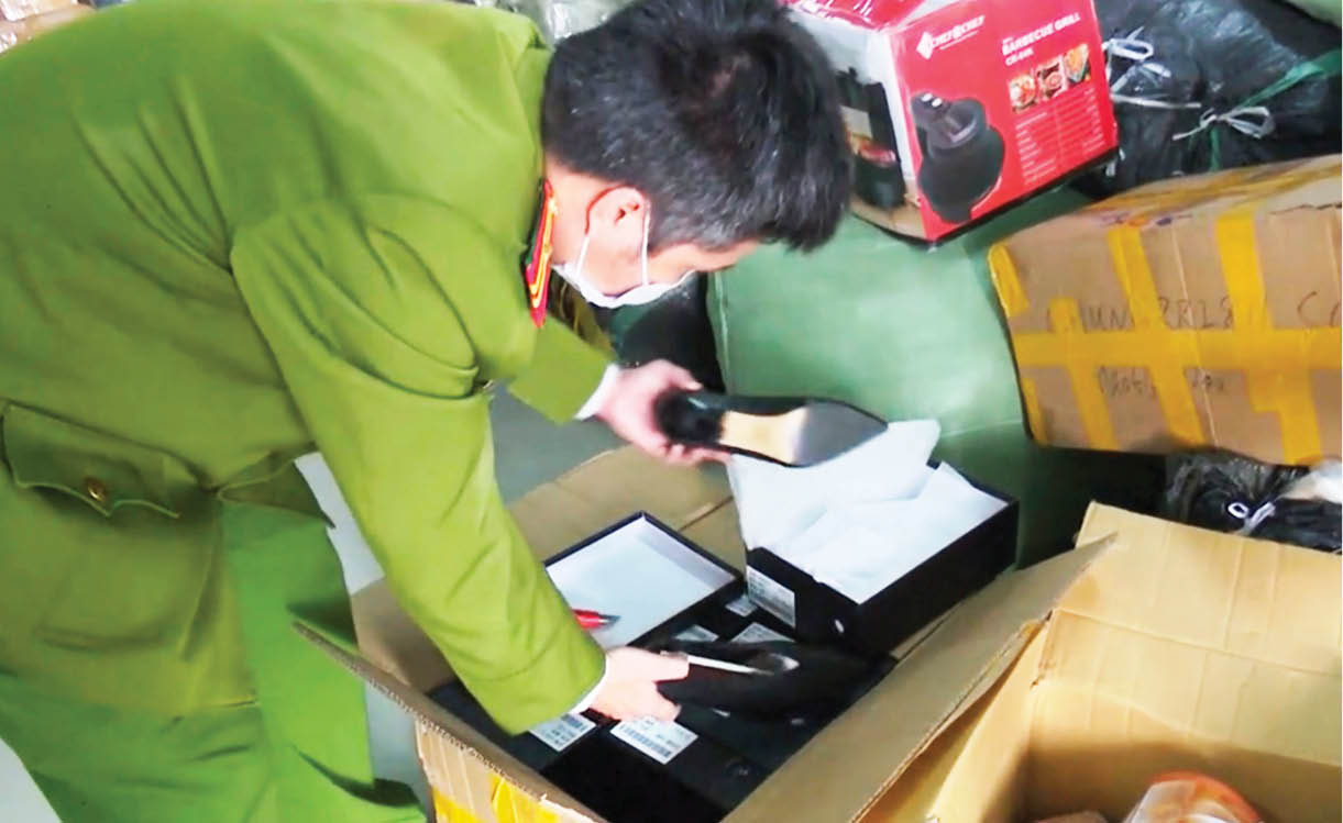 Khó quản lý bán hàng, quảng cáo trá hình trên không gian mạng