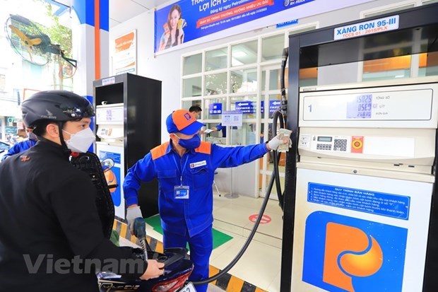 Sử dụng xăng dầu hiệu quả Bài toán căn cơ trước bão giá nhiên liệu