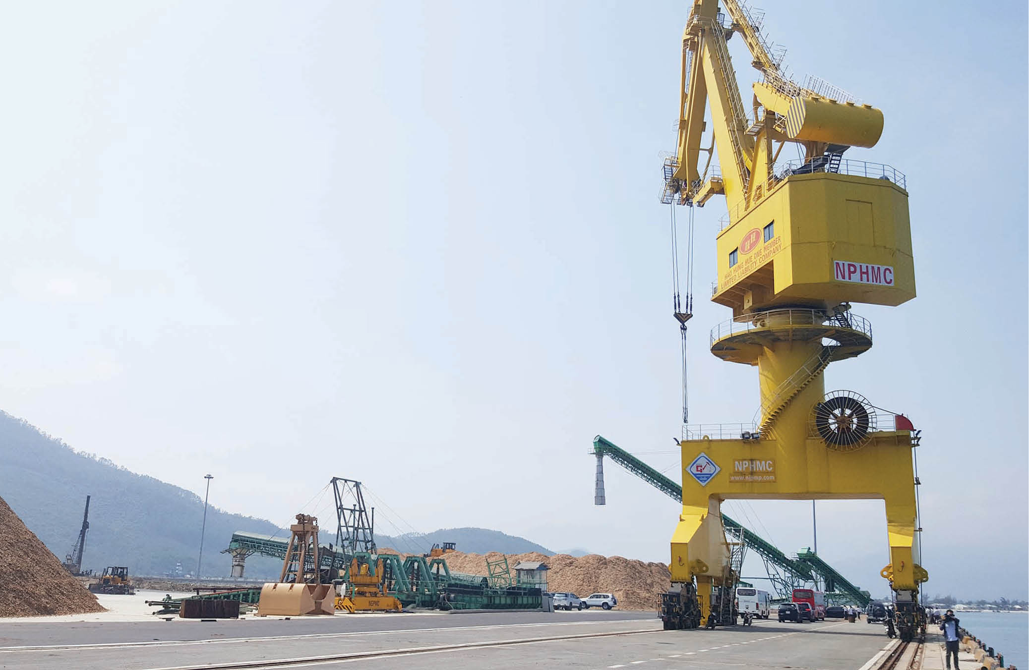 Đường ven biển mang nhiều khát vọng - Kỳ 1 Xây cầu để kết nối