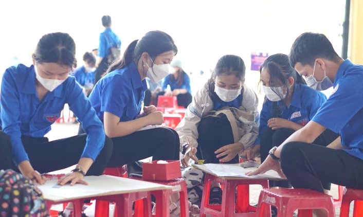 Tổ chức thi vẽ mỹ thuật cho học sinh 4 trường trung học phổ thông