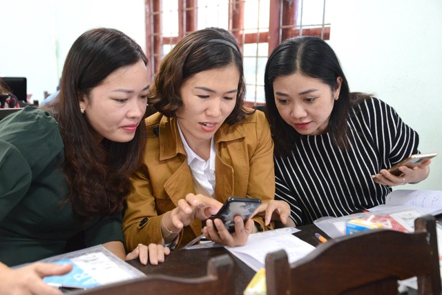 Đổi mới chương trình, nội dung, tài liệu bồi dưỡng thường xuyên giáo viên