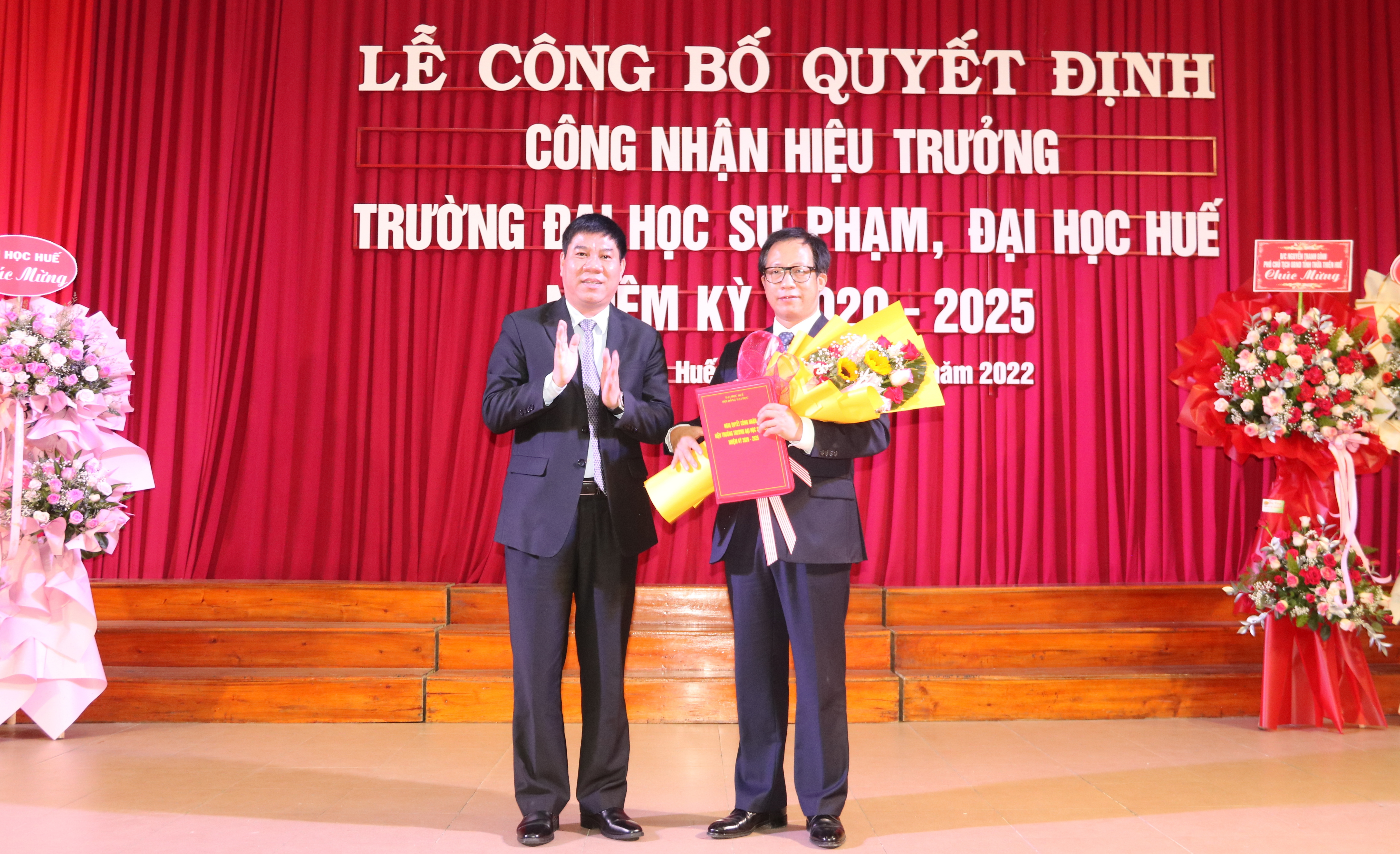 Công bố Nghị quyết công nhận Hiệu trưởng Trường đại học Sư phạm