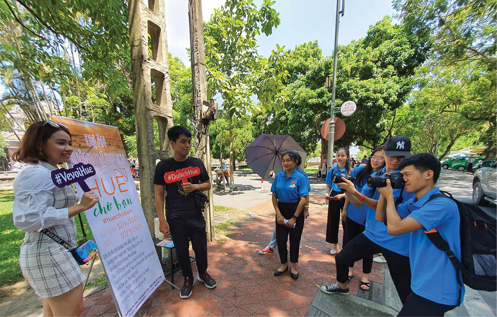 Young people of Ong Du Ky and the love of Hue