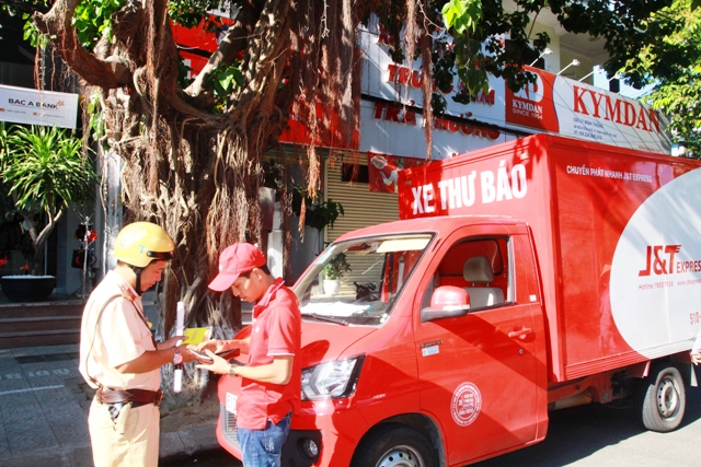 Ký cam kết chấp hành các quy định của pháp luật về giao thông đường bộ