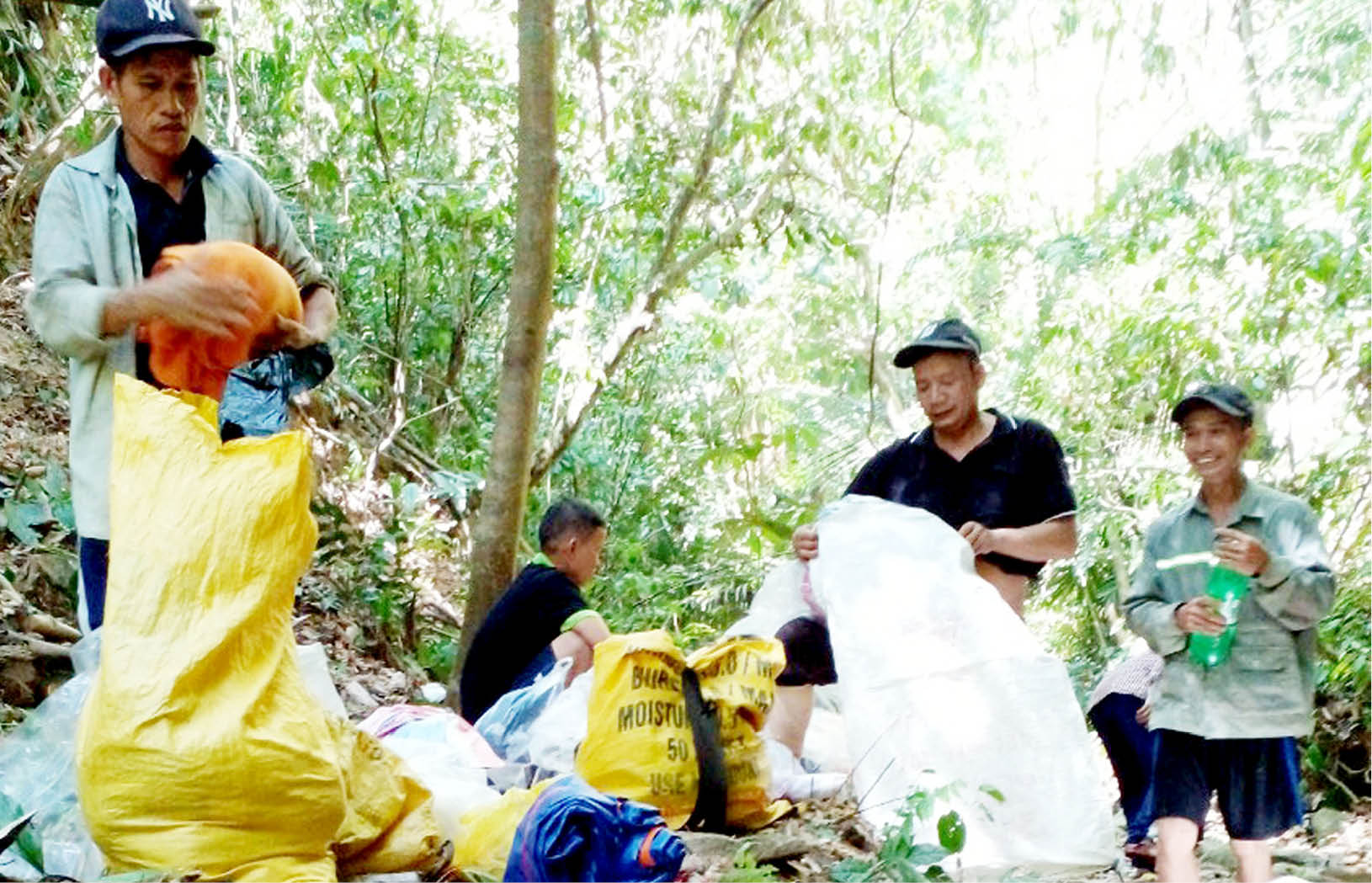 Dùng sức dân bảo vệ rừng ươi