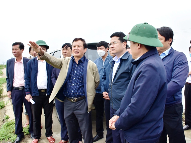 Bí thư Tỉnh ủy Lê Trường Lưu kiểm tra công tác khắc phục hậu quả do mưa lũ