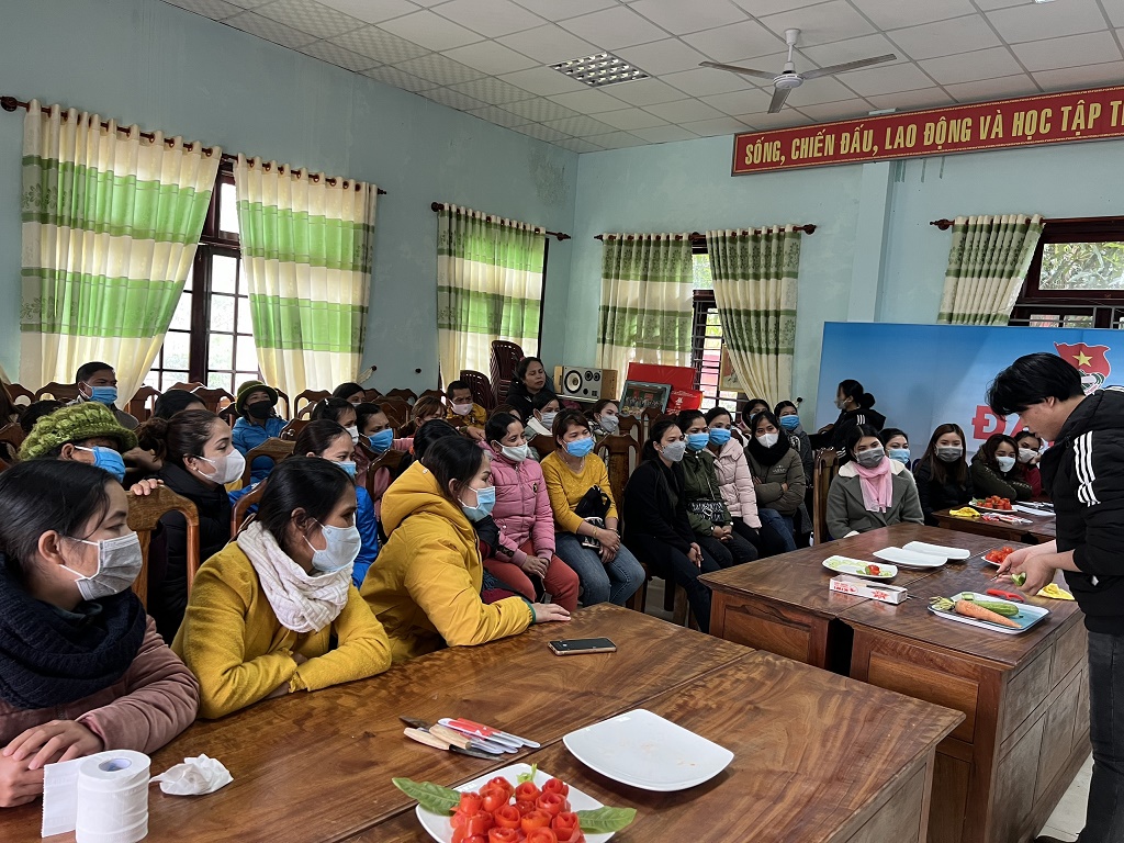 Tập huấn kỹ năng làm du lịch cho người dân A Lưới