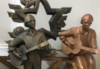 Continue to receive sketch samples of Trinh Cong Son statue