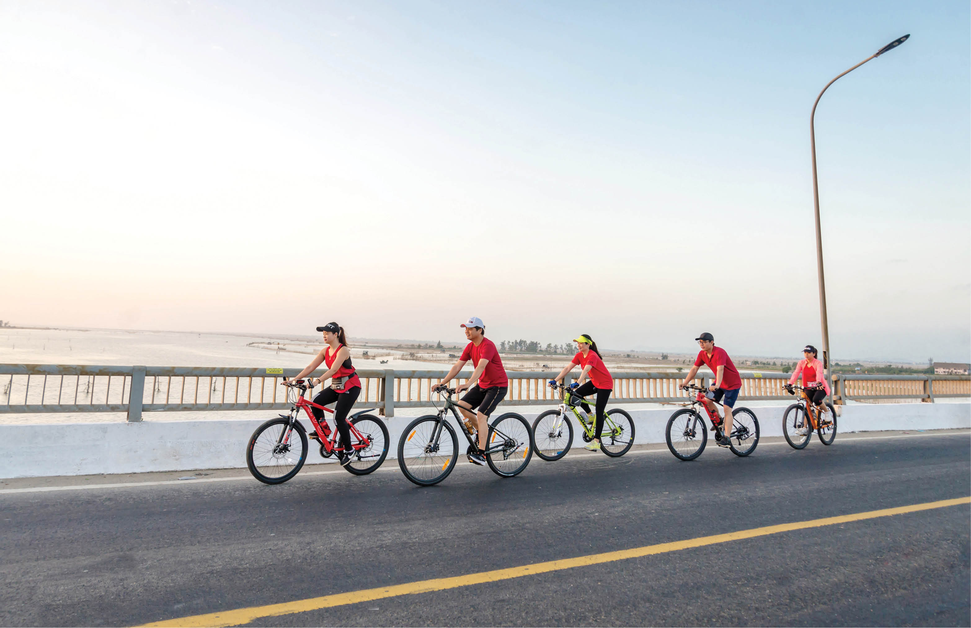 Đạp xe ngắm phố