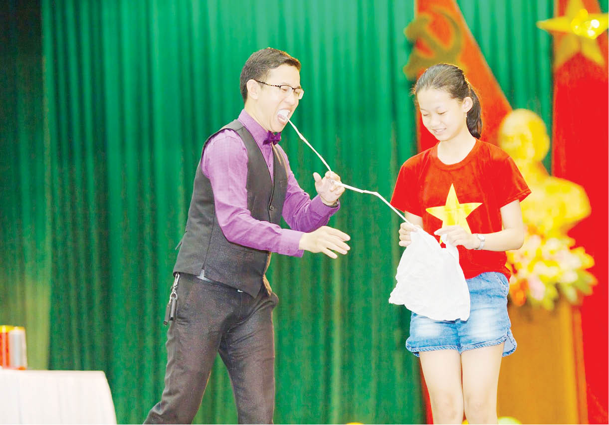 Khi thầy giáo là ảo thuật gia