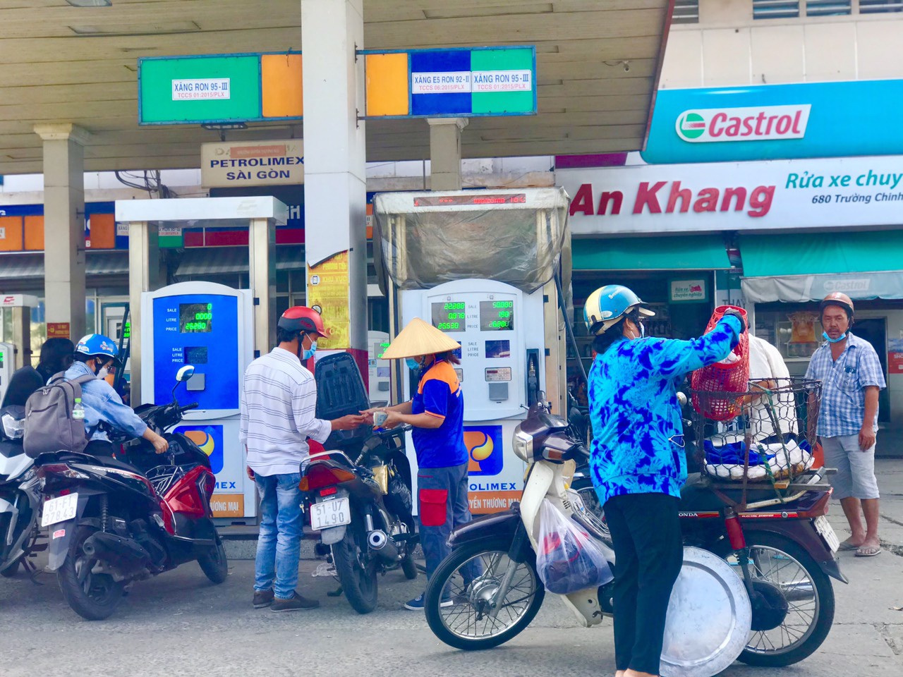 Giá xăng có thể điều chỉnh sau ngày nghỉ Giỗ Tổ