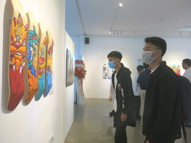 Ván trượt kết hợp nghệ thuật đường phố