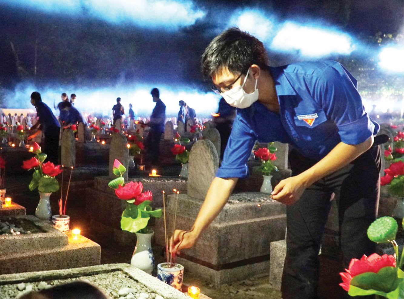 Thắp lửa truyền thống