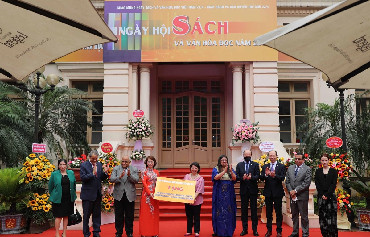 Ngày Sách và Văn hóa đọc Thư viện Quốc gia giới thiệu 1 000 cuốn sách