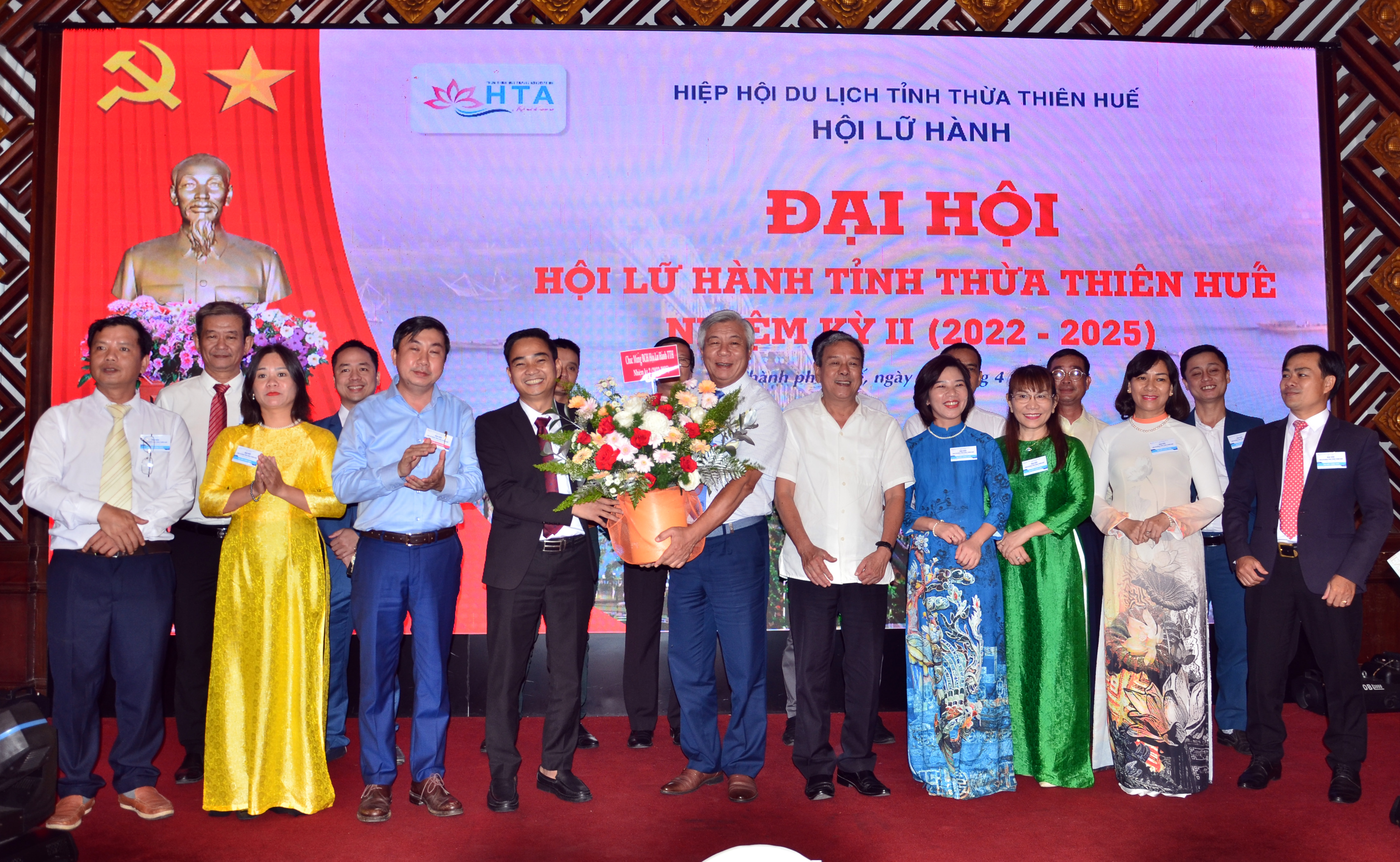 Chia sẻ, hợp tác và thành công