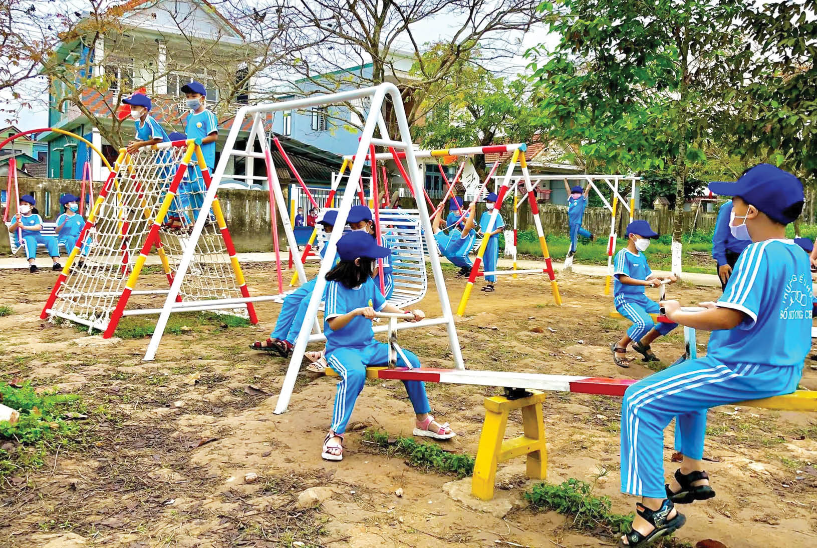 Chuyển đổi số trong quản lý và dạy học ở Hương Trà