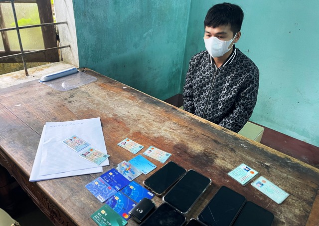 2 đối tượng lừa đảo quay số trúng thưởng để chiếm đoạt hơn 2,4 tỷ đồng