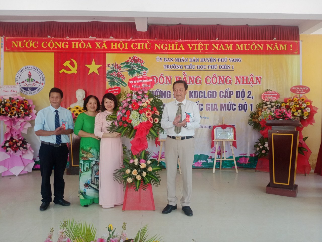 Phú Vang Trường Tiểu học Phú Diên 1 đạt chuẩn Quốc gia