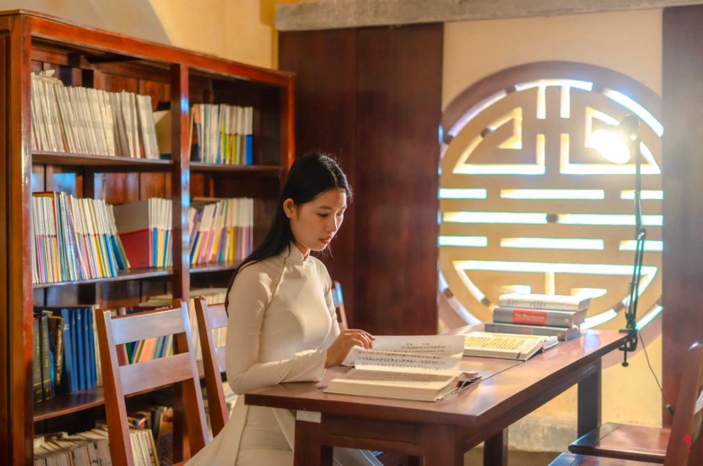 Hue Bookcase will be a unique institutional publication on culture